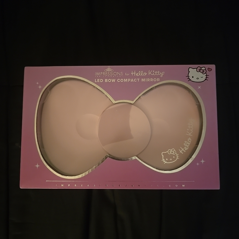 Hello Kitty LED Bow Compact Mirror